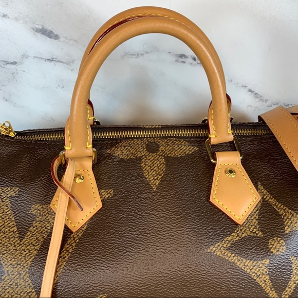 ❌SOLD❌ Louis Vuitton Giant Reverse Monogram Speedy Bandouliere 30 crossbody bag - Picture 3 of 11